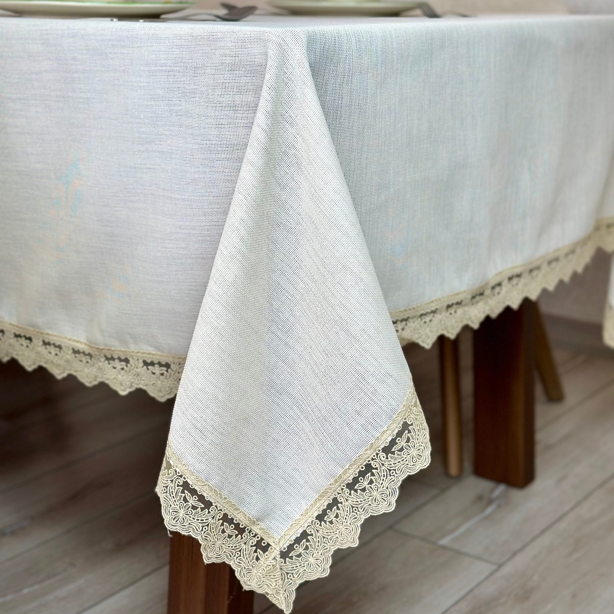 Gardenya Leke Tutmaz Kumaş Fransız Güpürlü Masa Örtüsü - Ekru